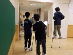 部屋の中に立っている人たち

AI 生成コンテンツは誤りを含む可能性があります。