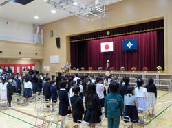 人, 天井, 民衆, 空港 が含まれている画像

AI 生成コンテンツは誤りを含む可能性があります。