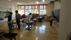 ダイニングルームの一角

AI 生成コンテンツは誤りを含む可能性があります。