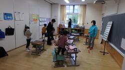 床, 屋内, 暮らし, 部屋 が含まれている画像

AI 生成コンテンツは誤りを含む可能性があります。