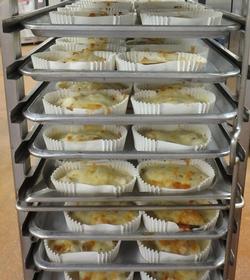 棚に並べられた食べ物

AI 生成コンテンツは誤りを含む可能性があります。