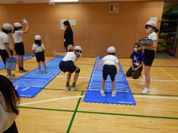 屋内, 子供, 再生, おもちゃ が含まれている画像

AI 生成コンテンツは誤りを含む可能性があります。