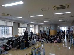 天井, 屋内, シーン, いっぱい が含まれている画像

AI 生成コンテンツは誤りを含む可能性があります。