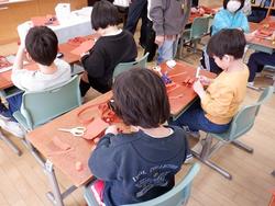 会議室でパソコンを使う人

AI 生成コンテンツは誤りを含む可能性があります。