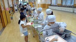 屋内, テーブル, 部屋, 食品 が含まれている画像

AI 生成コンテンツは誤りを含む可能性があります。