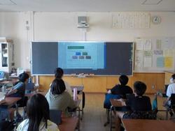 部屋に集まっている人たち

AI 生成コンテンツは誤りを含む可能性があります。