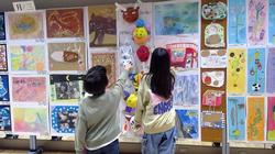 若い, 子供, 写真, 少年 が含まれている画像

AI 生成コンテンツは誤りを含む可能性があります。